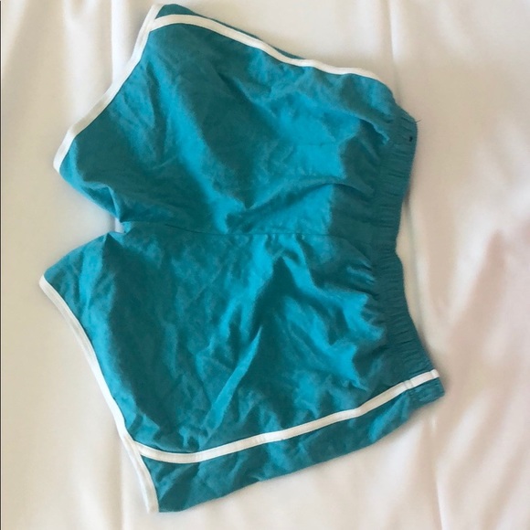 Nike shorts - Picture 2 of 2